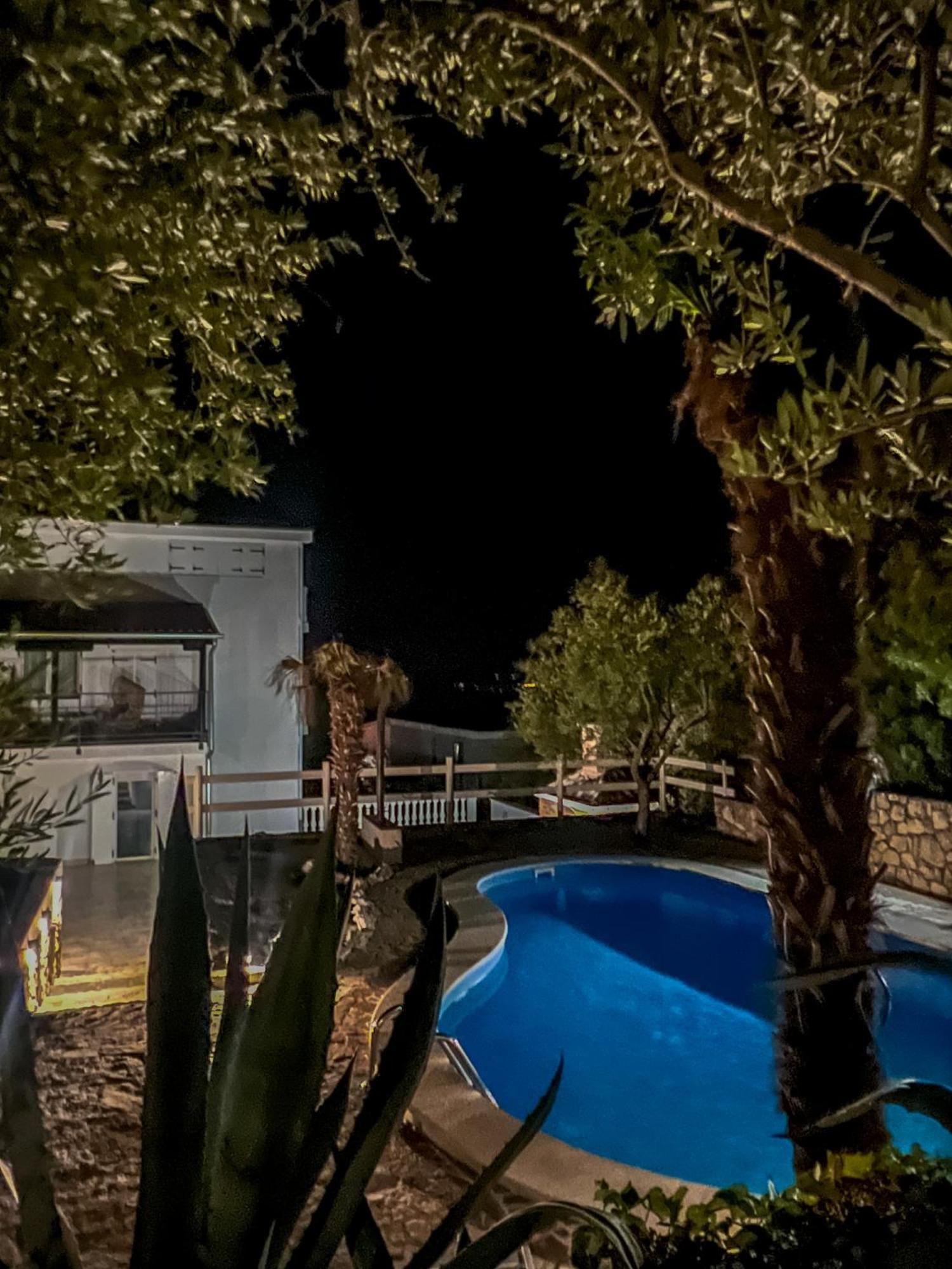 Apartments Villa Klaudia - Adults Only Crikvenica Exteriör bild